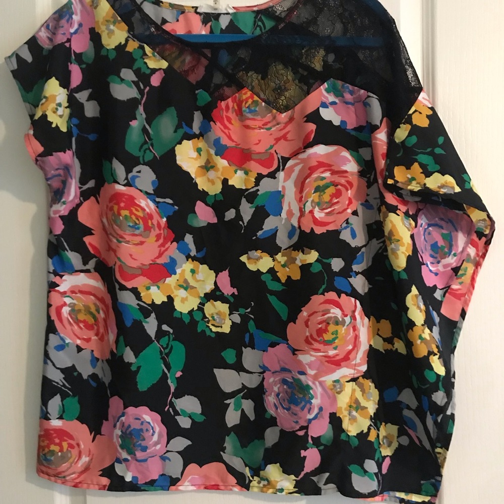 Sugar Lips size Small floral tunic